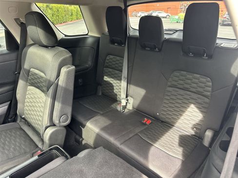 Used 2022 Nissan Pathfinder SV w/ SV Premium Package image 31