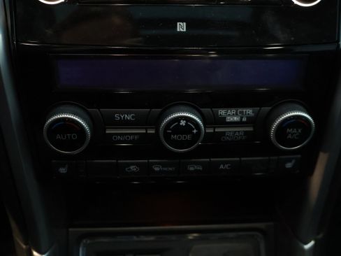 Used 2022 Subaru Ascent Limited w/ Technology Package image 32