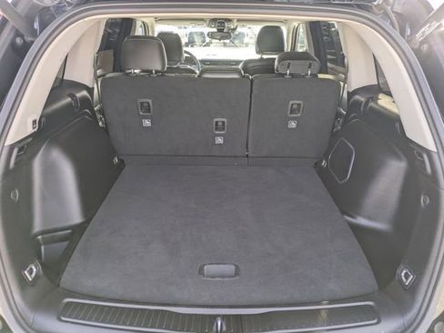 Used 2022 Jeep Grand Cherokee Limited image 26