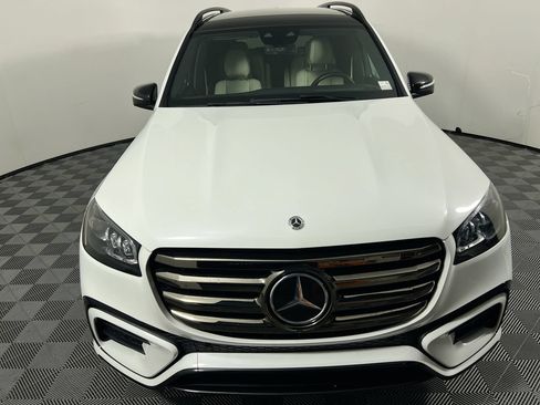 Used 2024 Mercedes-Benz GLS 450 4MATIC image 8