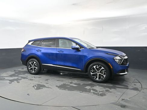 Certified 2023 Kia Sportage EX image 7