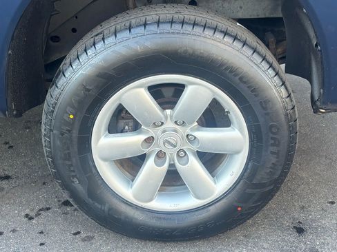 Used 2012 Nissan Titan SV w/ SV Value Truck Pkg image 35