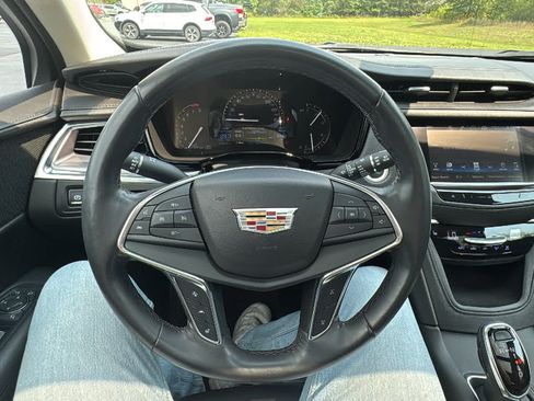 Certified 2018 Cadillac XT5 Luxury w/ Driver Awareness Package FWD image 11