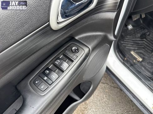 Used 2021 Jeep Grand Cherokee Laredo w/ Security & Convenience Group image 13