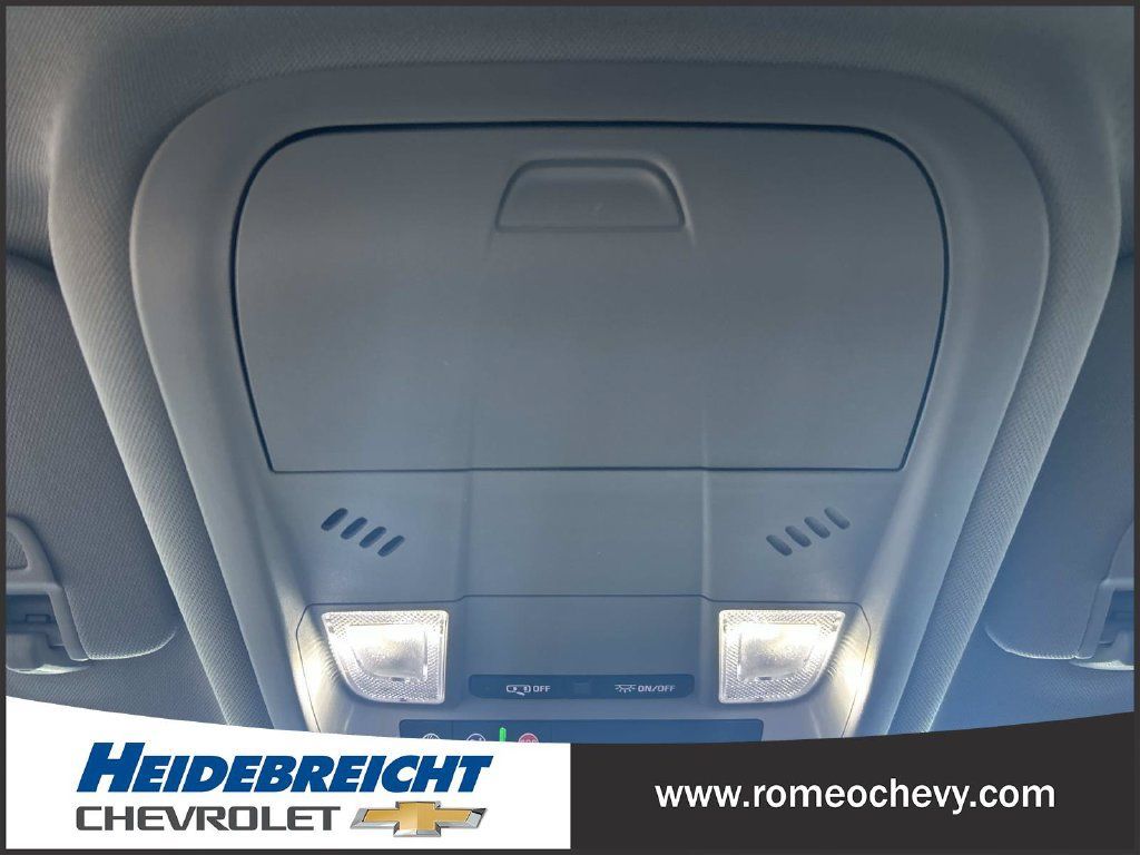 Used 2024 GMC Terrain SLE w/ Driver Convenience Package FWD image 26