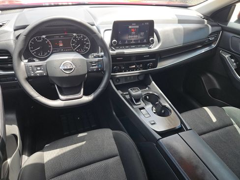 Certified 2025 Nissan Rogue SV FWD image 14