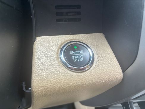 Used 2017 Ford F150 Lariat w/ Equipment Group 502A Luxury AWD/4WD image 24