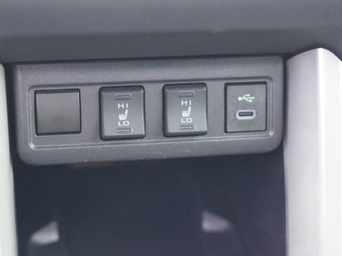 Used 2025 Toyota Corolla Cross XLE FWD image 26