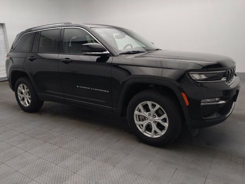 Used 2023 Jeep Grand Cherokee Limited image 11