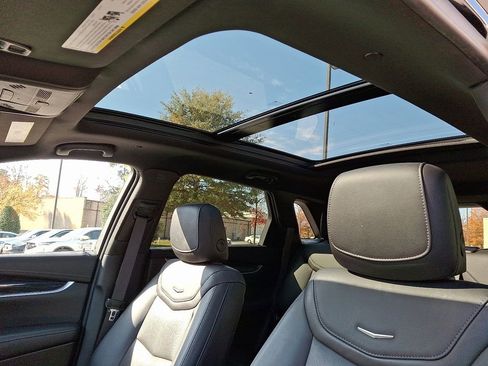 Used 2022 Cadillac XT5 Premium Luxury image 15