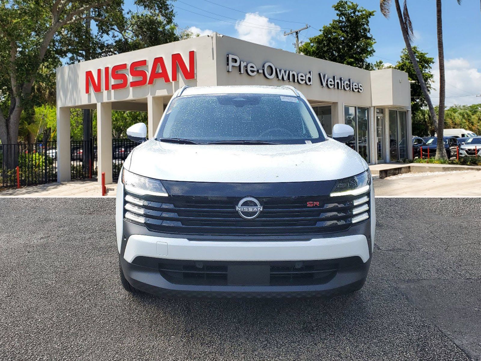Certified 2025 Nissan Kicks SR AWD/4WD image 2