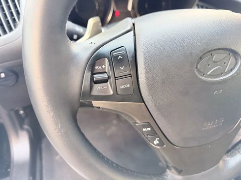 Used 2015 Hyundai Genesis 3.8 image 14