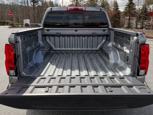 Used 2024 Chevrolet Colorado LT w/ LT Convenience Package image 5