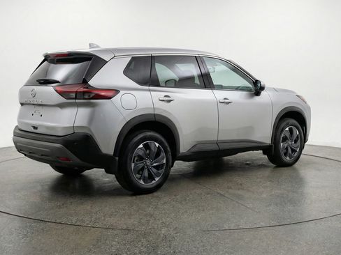 Used 2025 Nissan Rogue SV FWD image 9