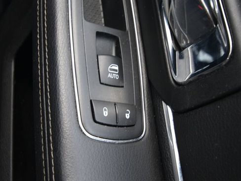 Used 2018 RAM 1500 Laramie AWD/4WD image 23