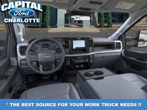 New 2025 Ford F550 4x4 Regular Cab Super Duty image 9