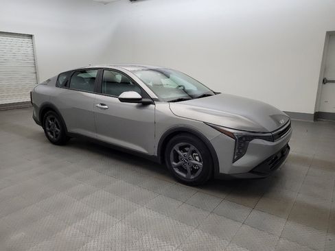 Used 2025 Kia K4 FWD image 11