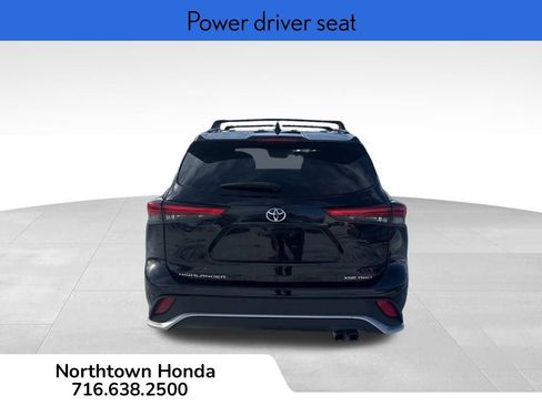 Used 2023 Toyota Highlander L image 6