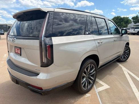Used 2021 Cadillac Escalade Sport w/ Driver Assist Tech Package AWD/4WD image 2