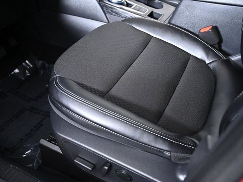 Used 2025 Ford Escape SE FWD image 24