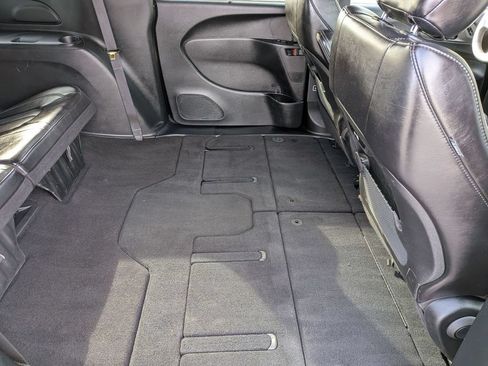 Used 2025 Chrysler Pacifica Select FWD image 33