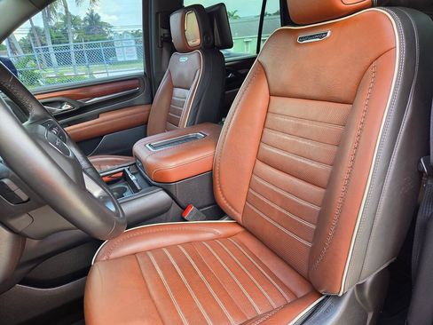 Used 2023 GMC Yukon Denali Ultimate AWD/4WD image 23