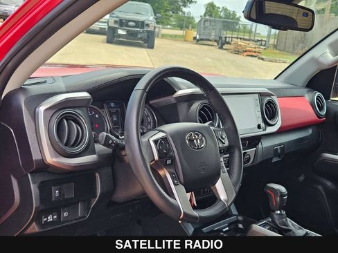 Used 2022 Toyota Tacoma SR5 RWD image 13