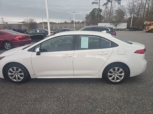 Used 2023 Toyota Corolla LE image 8