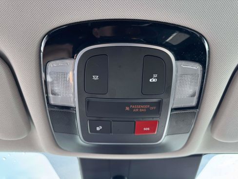 Used 2025 Hyundai Sonata SE FWD image 28