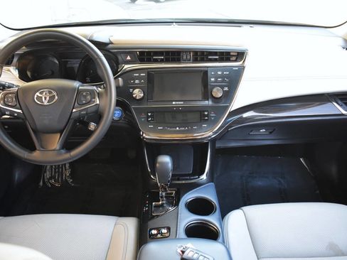 Used 2014 Toyota Avalon Limited w/ Technology Package FWD image 52