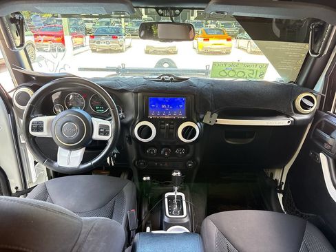 Used 2016 Jeep Wrangler Sport AWD/4WD image 7