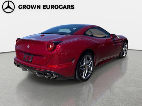 Used 2015 Ferrari California T image 5