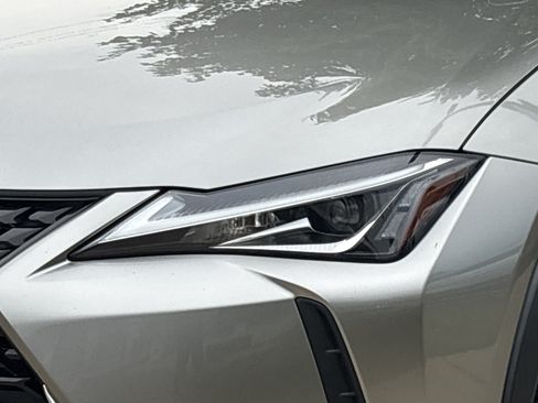 Used 2021 Lexus UX 250h w/ Accessory Package (Z1) AWD/4WD image 6