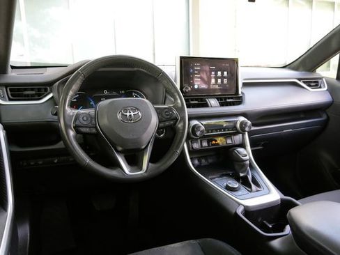 Used 2024 Toyota RAV4 SE w/ Convenience Package AWD/4WD image 11