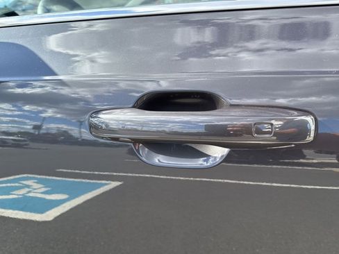 Used 2025 Volvo XC90 B6 Ultra image 12