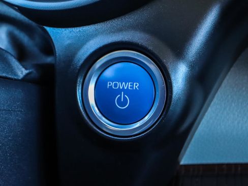 Used 2023 Toyota Sienna XLE image 13