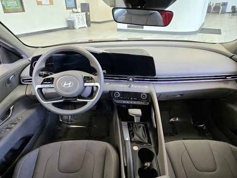 Used 2024 Hyundai Elantra SEL image 10