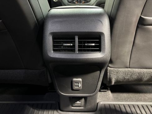 Used 2019 Chevrolet Equinox Premier FWD image 28