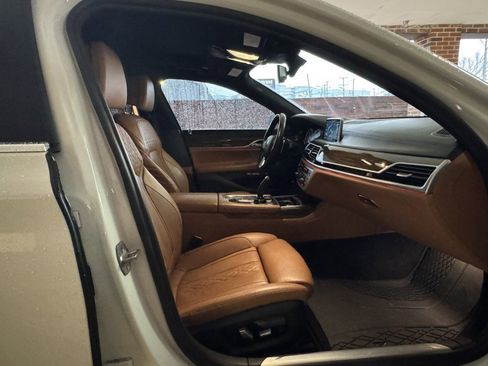 Used 2018 BMW 750i xDrive image 30