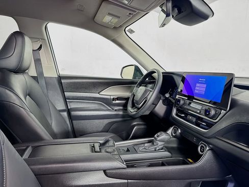 Used 2024 Toyota Grand Highlander XLE image 38