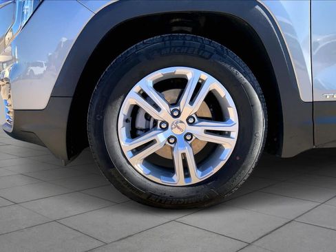 Used 2024 GMC Terrain SLE image 10