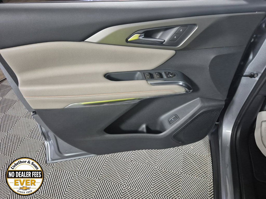 New 2026 Chevrolet Traverse LT w/ Driver Confidence Package FWD image 6