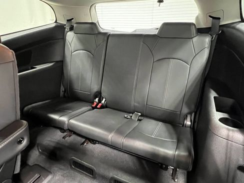 Used 2016 Chevrolet Traverse LT FWD image 32