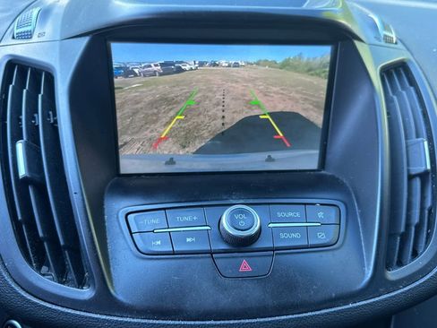 Used 2019 Ford Escape SEL AWD/4WD image 3