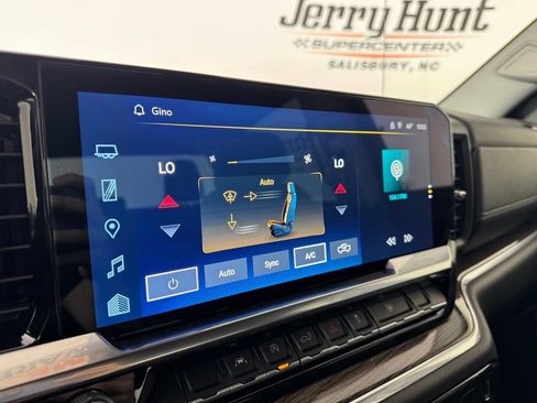 Used 2022 Chevrolet Silverado 1500 LT AWD/4WD image 16