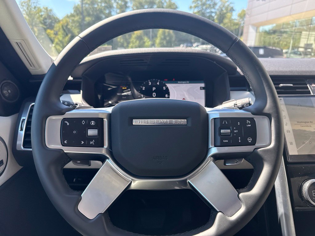 Certified 2025 Land Rover Discovery S AWD/4WD image 14