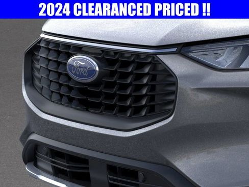 New 2024 Ford Escape SE image 17
