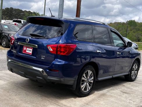 Used 2017 Nissan Pathfinder SV AWD/4WD image 6
