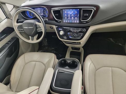 Used 2020 Chrysler Pacifica Limited FWD image 32