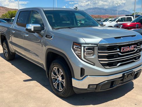 Used 2025 GMC Sierra 1500 SLT AWD/4WD image 7